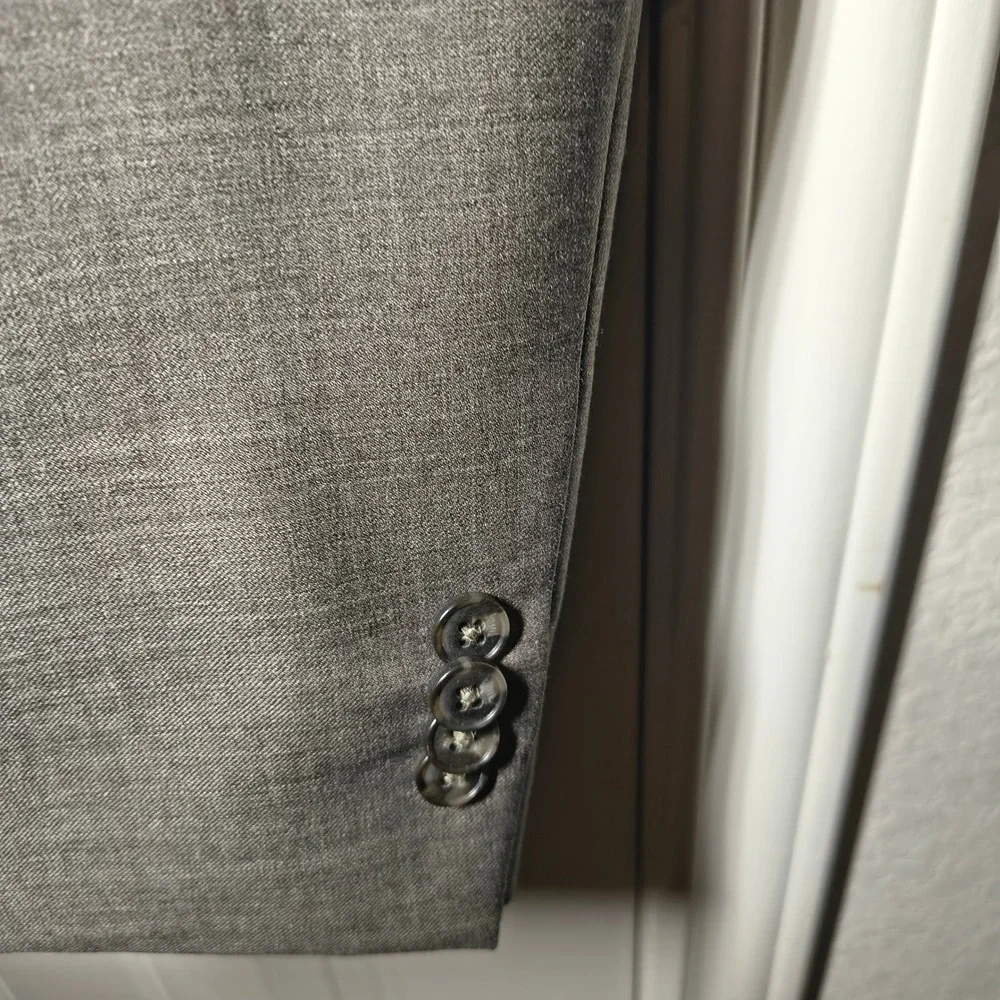 Jos A Bank 1905 Custom Made Blazer Gray Tropical Floral Lining Sport Coat Mens